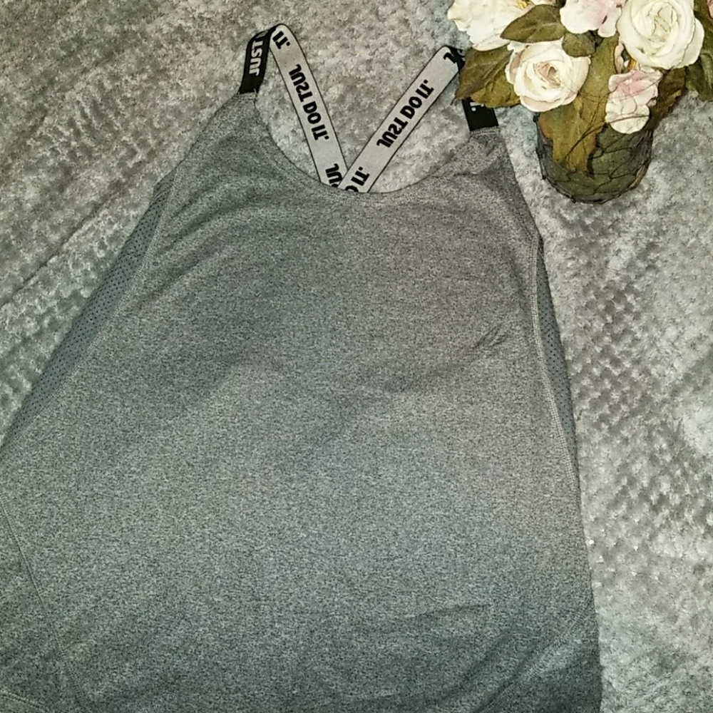 Nike breather tank💘